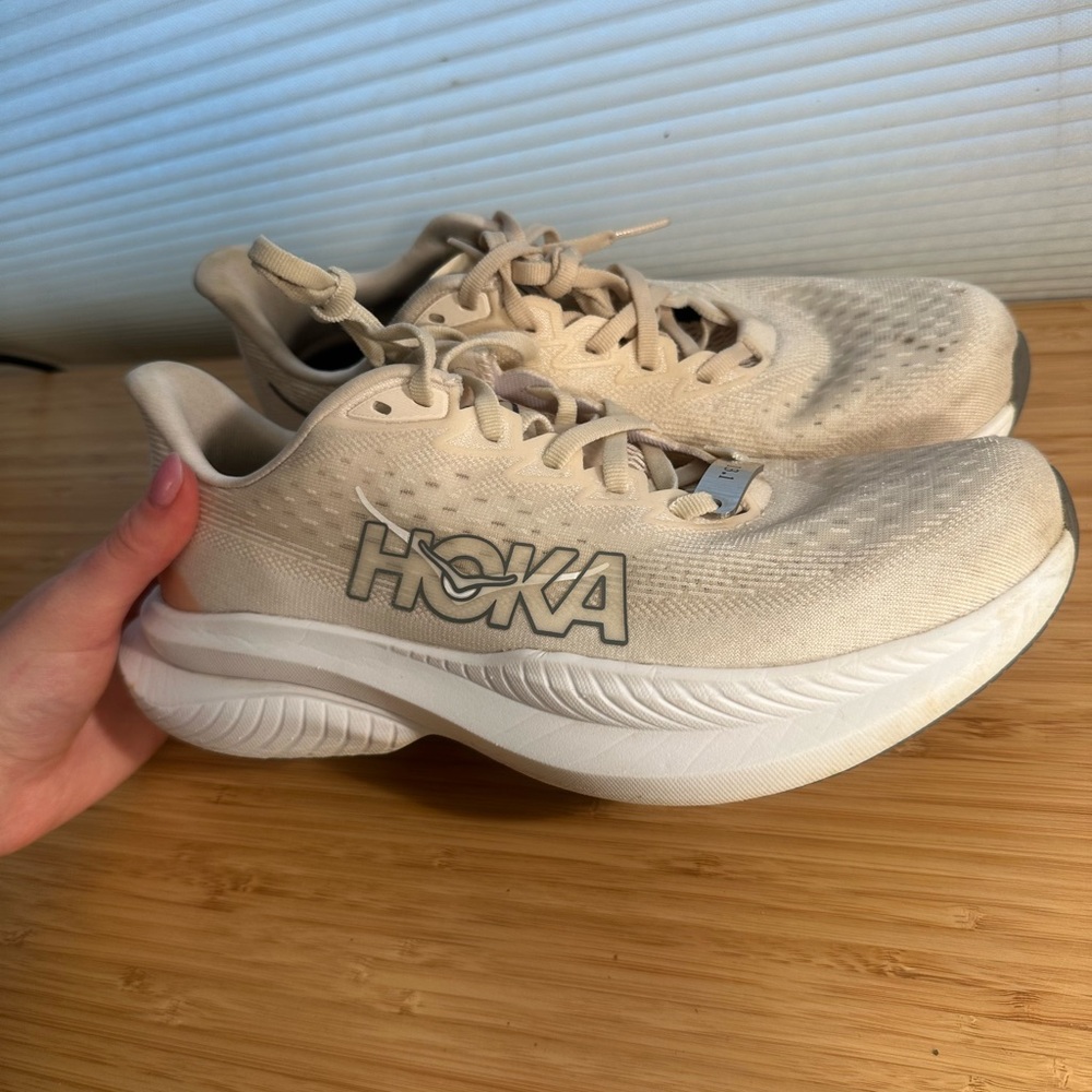 Hoka Mach 6 in Eggnog